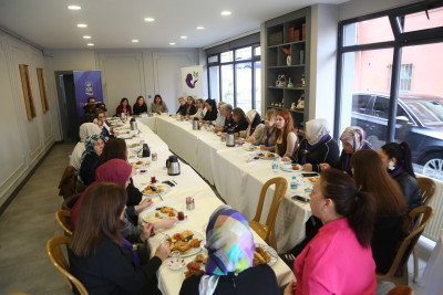 1 Mayıs'ta kadın emeği Dayanışma Mutfağı'nda buluştu