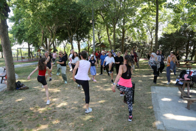 Eyüpsultanlı kadınlar “Zumba Kadın Spor Şenliğiyle” yaza merhaba dedi