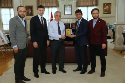 TRABZONLULARLA “KARADENİZ VE FUTBOL” SOHBETİ TRABZONLULARLA “KARADENİZ VE FUTBOL” SOHBETİ
