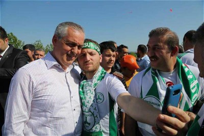 Giresunlular Maçı, Feshane Bahçesinde İzledi… Giresunlular Maçı, Feshane Bahçesinde İzledi…