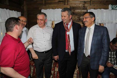 Giresunlular Maçı, Feshane Bahçesinde İzledi… Giresunlular Maçı, Feshane Bahçesinde İzledi…
