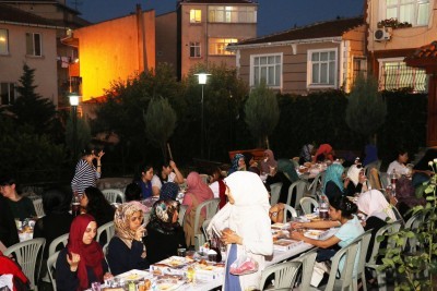 İslam Dünyasının Bayan Öğrencileri İftarda Buluştu İslam Dünyasının Bayan Öğrencileri İftarda Buluştu