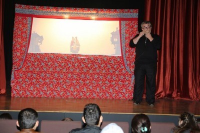 Çocuklar Hacivat-Karagöz Oyunuyla eğlendi Çocuklar Hacivat-Karagöz Oyunuyla eğlendi