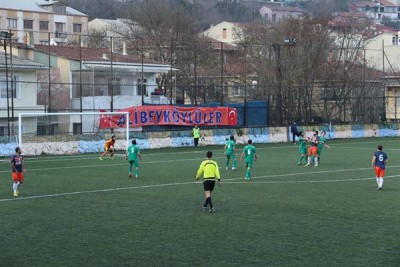Alibeyköyspor'lu Futbolcularla Galibiyet Sevinci Alibeyköyspor'lu Futbolcularla Galibiyet Sevinci