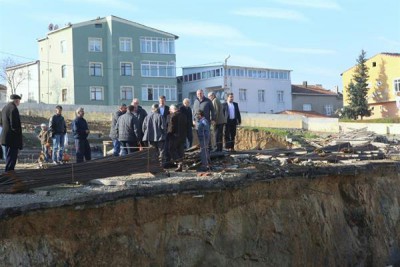 Prof. Kaya Gürsel İlköğretim Okulu İnşaatında Denetleme Prof. Kaya Gürsel İlköğretim Okulu İnşaatında Denetleme