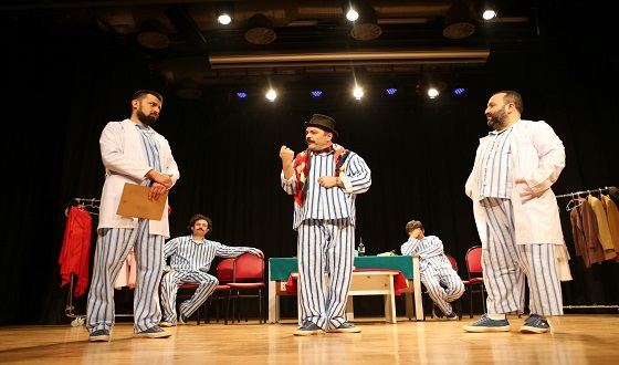 Pijamalı Adamlar Eyüplüleri Kahkahaya Boğdu Pijamalı Adamlar Eyüplüleri Kahkahaya Boğdu