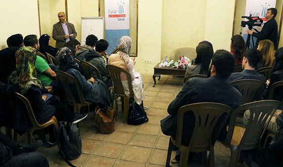 Derviş Zaim "Klasik Sinemacılar İllüzyonisttir" Derviş Zaim "Klasik Sinemacılar İllüzyonisttir"