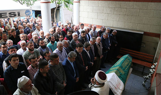 Eski Muhtar Mehmet Günal'a Son Görev Eski Muhtar Mehmet Günal'a Son Görev