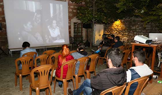 Caferpaşa Kültür ve Sanat Merkezi'nde Açık Hava Sineması Caferpaşa Kültür ve Sanat Merkezi'nde Açık Hava Sineması