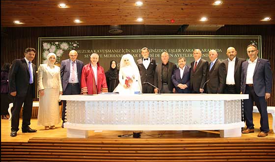 Başkan Aydın'dan Nikah Rekoru Başkan Aydın'dan Nikah Rekoru