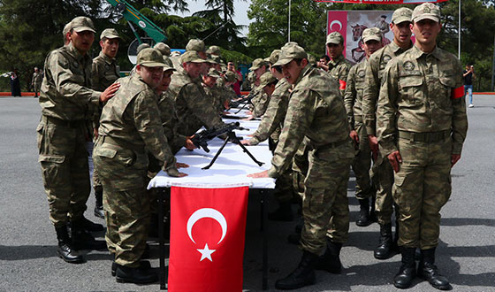 Gönüllerimizin Askerlerini Eyüp Sultan'dan Kışlaya Uğurladık Gönüllerimizin Askerlerini Eyüp Sultan'dan Kışlaya Uğurladık