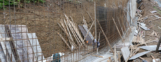 Dev İstinat Duvarı Tamamlanmak Üzere Dev İstinat Duvarı Tamamlanmak Üzere