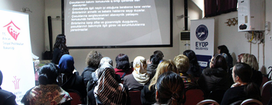 Eyüp'te “Etkili ve Yetkin Ebeveynlik” Semineri... Eyüp'te “Etkili ve Yetkin Ebeveynlik” Semineri...
