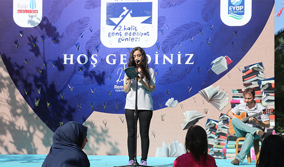 Meydanda Şiir Şöleni Meydanda Şiir Şöleni