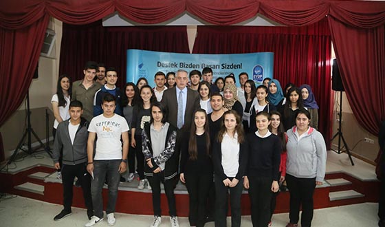 Başkan Ağabeylerinden Genç Öğrencilere Tam Destek Başkan Ağabeylerinden Genç Öğrencilere Tam Destek