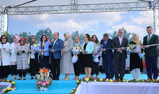 İSMEK Festivali Etkinlikleri Feshane Kültür Merkezi'nde Başladı İSMEK Festivali Etkinlikleri Feshane Kültür Merkezi'nde Başladı