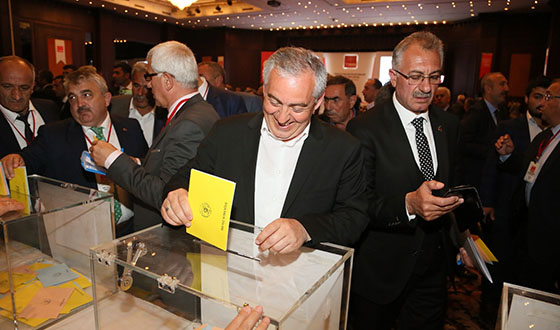 İstanbul'un Kadir Ağabeyi Yeniden TBB Başkanı İstanbul'un Kadir Ağabeyi Yeniden TBB Başkanı