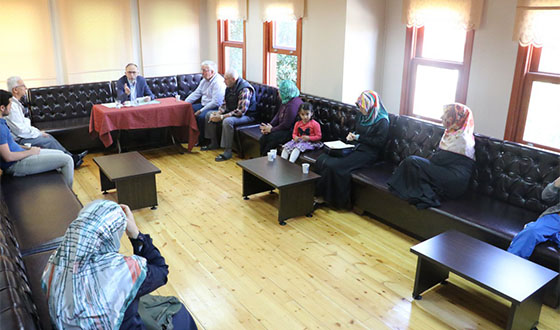 "Herkes İnternet Alimi Oldu, Salih Amel Rafa Kalktı" "Herkes İnternet Alimi Oldu, Salih Amel Rafa Kalktı"
