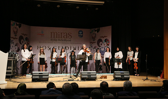 Kültür ve Sanat Dolu Bir Yıla Muhteşem Kapanış Kültür ve Sanat Dolu Bir Yıla Muhteşem Kapanış