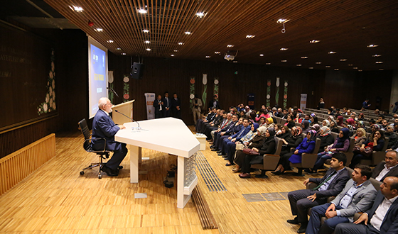 Eyüp'e Hizmet Etmek Çok Büyük Bir Ayrıcalıktır Eyüp'e Hizmet Etmek Çok Büyük Bir Ayrıcalıktır