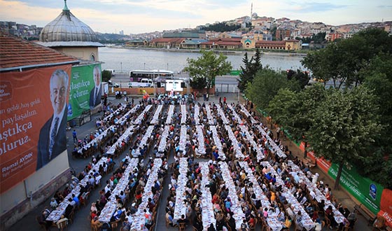 Eyüp'te Bu Ramazan “Paylaşarak Bir Olacağız” Eyüp'te Bu Ramazan “Paylaşarak Bir Olacağız”