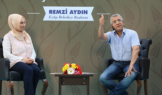 Ziyaver Şencan Dünya Müzayedeciliğinin 5,000 Yıllık Tarihini Anlattı Ziyaver Şencan Dünya Müzayedeciliğinin 5,000 Yıllık Tarihini Anlattı