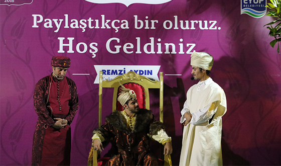 Ebu Eyyub ve Fatih Sultan Mehmet Aynı Sahnede Ebu Eyyub ve Fatih Sultan Mehmet Aynı Sahnede