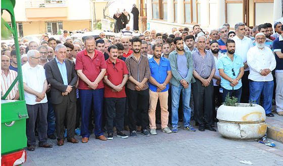 Başkan Aydın, Altuğ Ailesini Acı Gününde Yalnız Bırakmadı Başkan Aydın, Altuğ Ailesini Acı Gününde Yalnız Bırakmadı