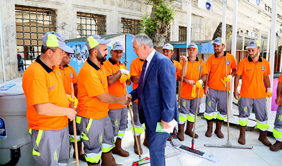 Eyüp, Kadir Gecesi'ne Hazırlanıyor Eyüp, Kadir Gecesi'ne Hazırlanıyor