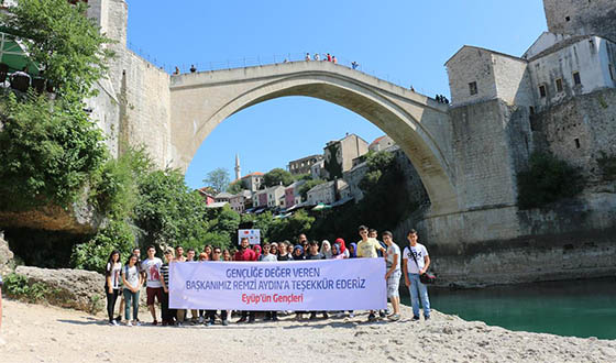 Eyüp'te Başarılı Öğrenciler Bosna Yolcusu Eyüp'te Başarılı Öğrenciler Bosna Yolcusu