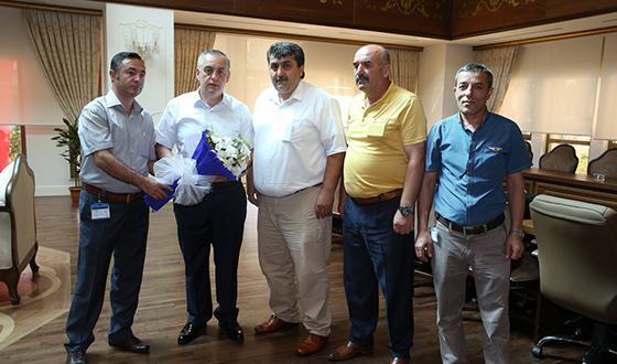 Eyüplü İşçilerin Sözleşme Mutluluğu Eyüplü İşçilerin Sözleşme Mutluluğu