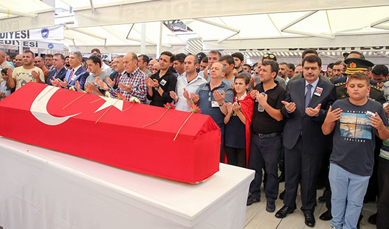 Şehit Polis Hasan Koçer Son Yolculuğuna Uğurlandı Şehit Polis Hasan Koçer Son Yolculuğuna Uğurlandı