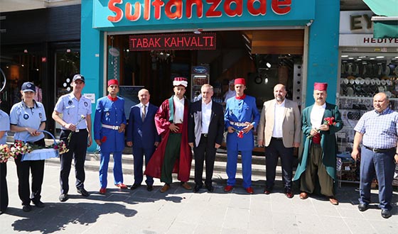 Zabıta Haftası Tarihi Kıyafetlerle Kutlandı Zabıta Haftası Tarihi Kıyafetlerle Kutlandı