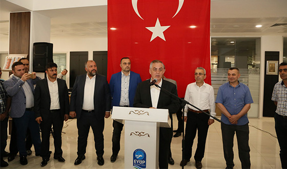Başkan Aydın, Personeli ile Bayramlaştı Başkan Aydın, Personeli ile Bayramlaştı
