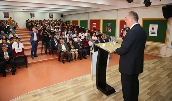 İlk Ders Gününde 15 Temmuz Şehitleri Anıldı İlk Ders Gününde 15 Temmuz Şehitleri Anıldı