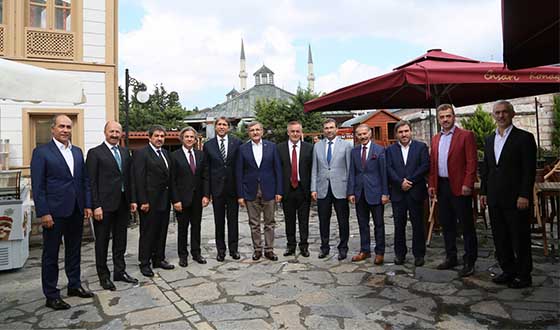 Belediye Başkanları Eyüp'te Buluştu Belediye Başkanları Eyüp'te Buluştu