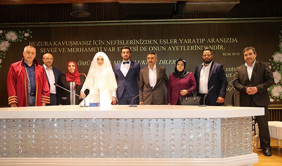 Bir Günde Üç Nikah Bir Günde Üç Nikah