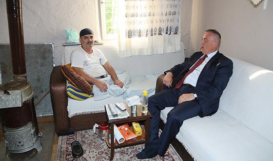 Fikriye Hanımın Eşi Akülü Aracına Kavuştu Fikriye Hanımın Eşi Akülü Aracına Kavuştu