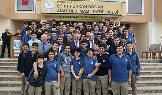 “Her Şeyin En İyisine, En Güzeline Layıksınız” “Her Şeyin En İyisine, En Güzeline Layıksınız”