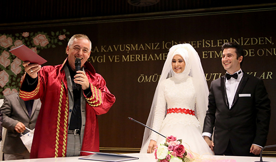 Çiftlerin Mutluluklarına Ortak Oldu Çiftlerin Mutluluklarına Ortak Oldu