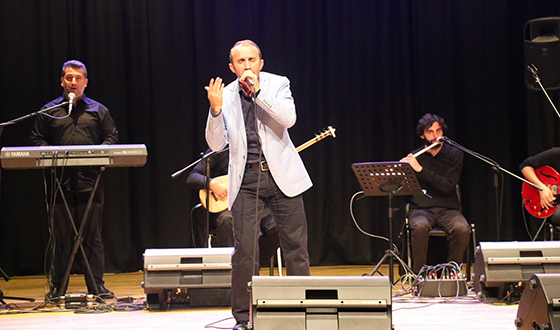 Ömer Karaoğlu Sevenleriyle Buluştu Ömer Karaoğlu Sevenleriyle Buluştu