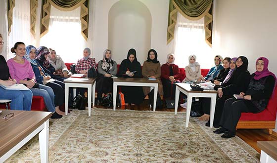 Annelik Akademisi Başladı Annelik Akademisi Başladı