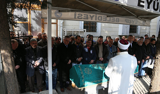 Özcan Kömür Toprağa Verildi Özcan Kömür Toprağa Verildi