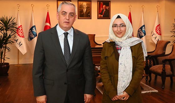 Ödüllü Yönetmenden Teşekkür Ziyareti Ödüllü Yönetmenden Teşekkür Ziyareti