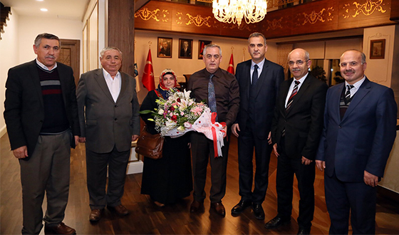 STK Temsilcileri ve Eğitmenlerden Teşekkür Ziyareti STK Temsilcileri ve Eğitmenlerden Teşekkür Ziyareti