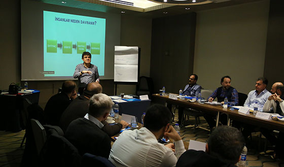 Hizmet İçi Seminerler Devam Ediyor Hizmet İçi Seminerler Devam Ediyor