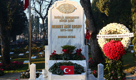 Mehmet Akif Ersoy Kabri Başında Anıldı Mehmet Akif Ersoy Kabri Başında Anıldı
