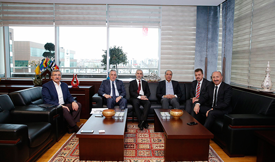 Belediye Başkanları Toplantıda Bir Araya Geldi Belediye Başkanları Toplantıda Bir Araya Geldi