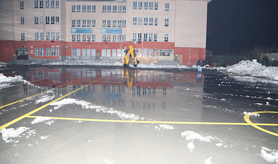 Okullarda Kar Temizliği Tamamlandı Okullarda Kar Temizliği Tamamlandı