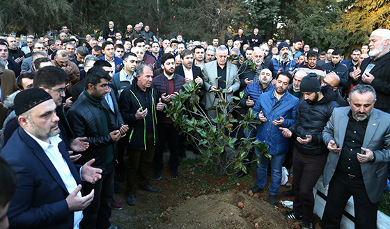 Mehmet Koçyiğit Dualarla Toprağa Verildi Mehmet Koçyiğit Dualarla Toprağa Verildi